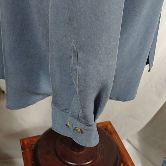 Lord & Taylor Casual Classics Blue Shirt - Picture 4 of 7